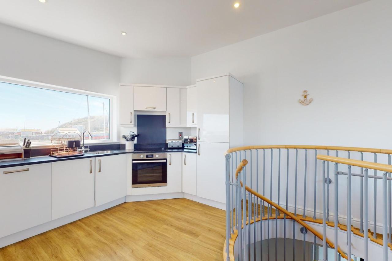 Crabbers' Wharf 4*