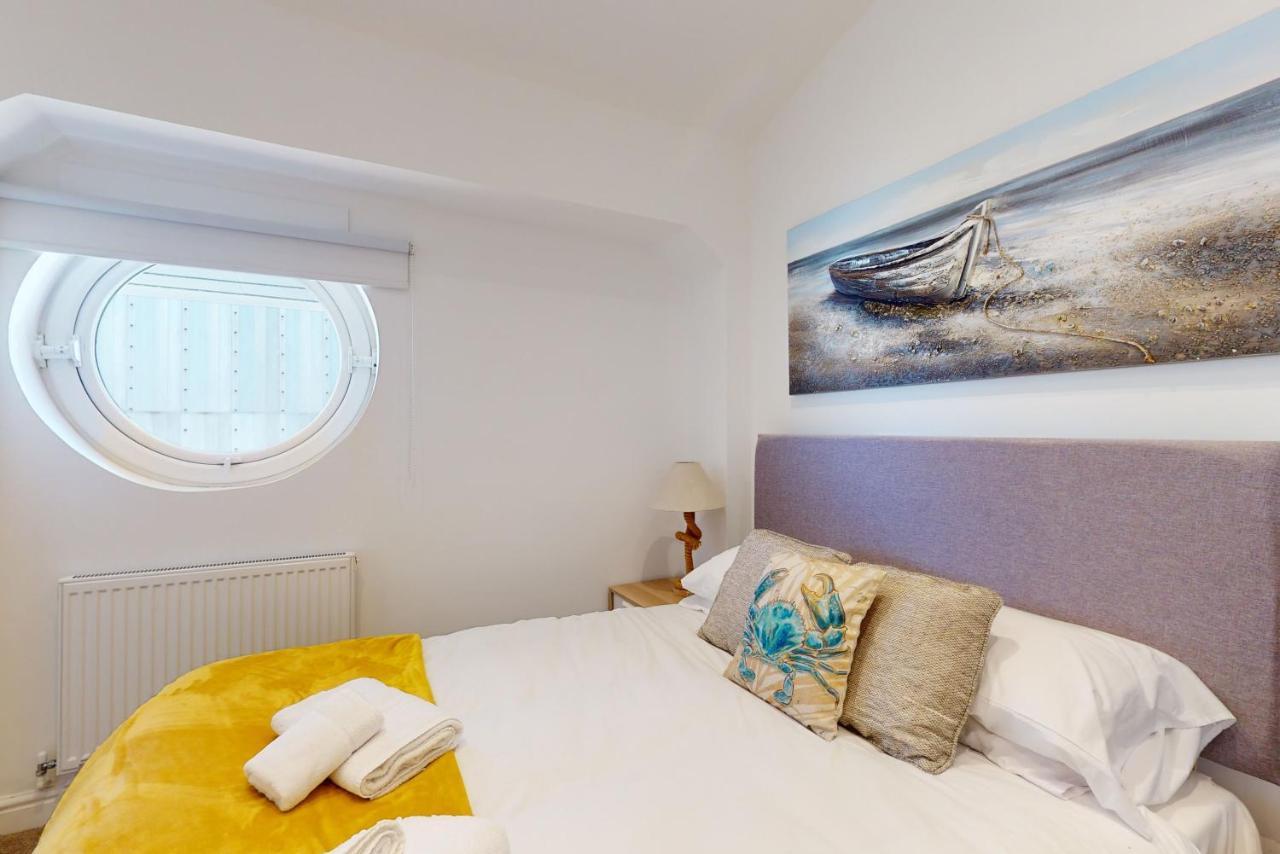 Crabbers' Wharf Apartahotel 4*