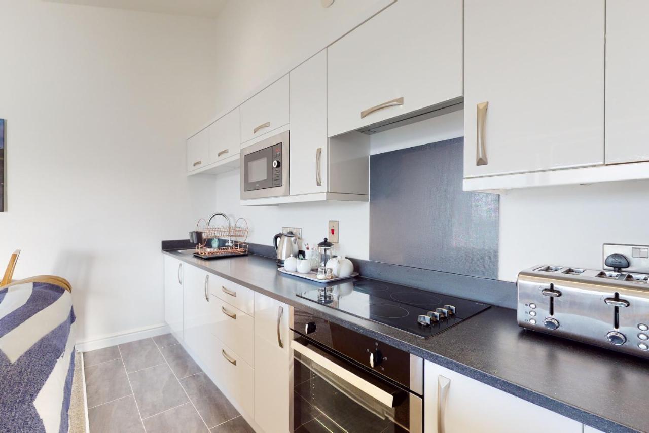 Crabbers' Wharf Apartahotel 4*